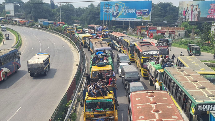ঈদযাত্রায় দুর্ভোগ, ঢাকা টাঙ্গাইল যমুনা সেতু মহাসড়কে ২৫ কিলোমিটার যানজট।