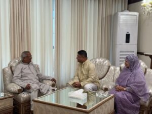 রাষ্ট্রীয় অতিথিভবনে প্রধান উপদেষ্টার সঙ্গে সেনাপ্রধানের সাক্ষাৎ।
